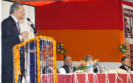 ITC chairman YC Deveshwar addressing the Global Meet